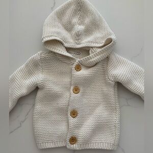 Carters little planets by carters 6 month baby hooded Sweater New 
Off white.